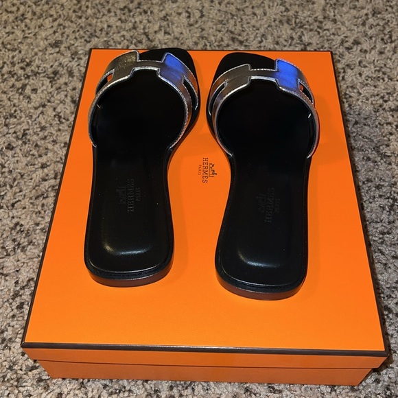 Hermes Oran Sandals - Picture 13 of 15